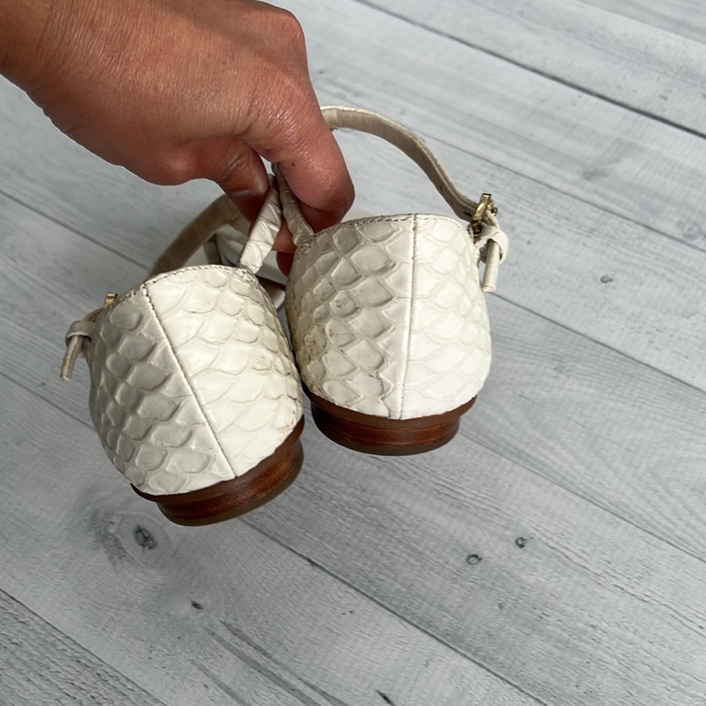 MICHAEL Michael Kors White Faux Snake Sandals 5.5 - Picture 9 of 9